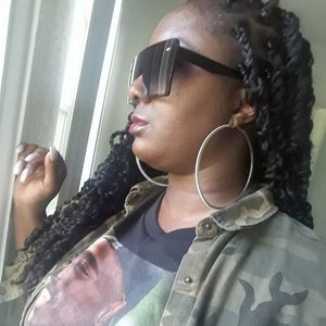 Meet your Posher, Lena